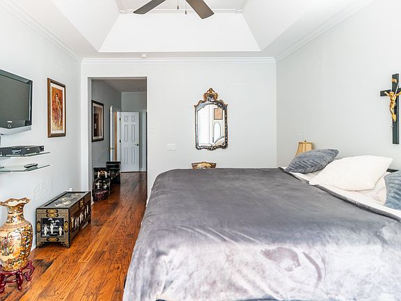 5th image of 148 Crescendo Ct