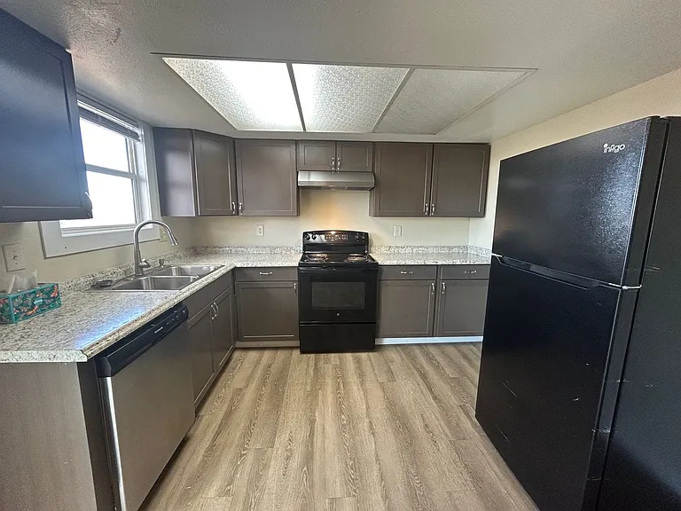 947 & 949 Renee Ave — Photo 3