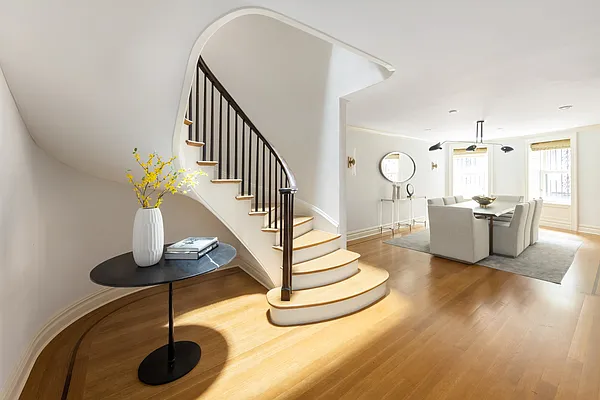 Sold by Leslie J. Garfield | media 10