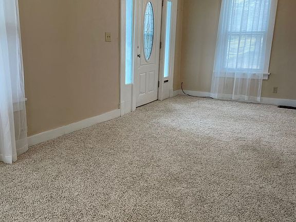 4th image of 323 N River Blvd