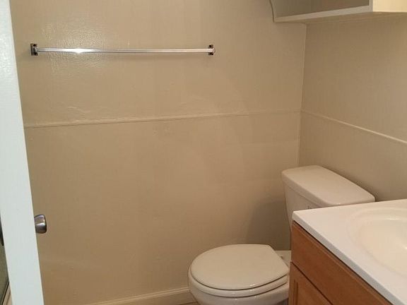 3rd image of 12211 Manor Dr APT 10