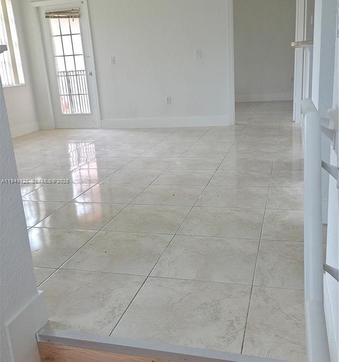 1st image of 2101 Belmont Ln #2101