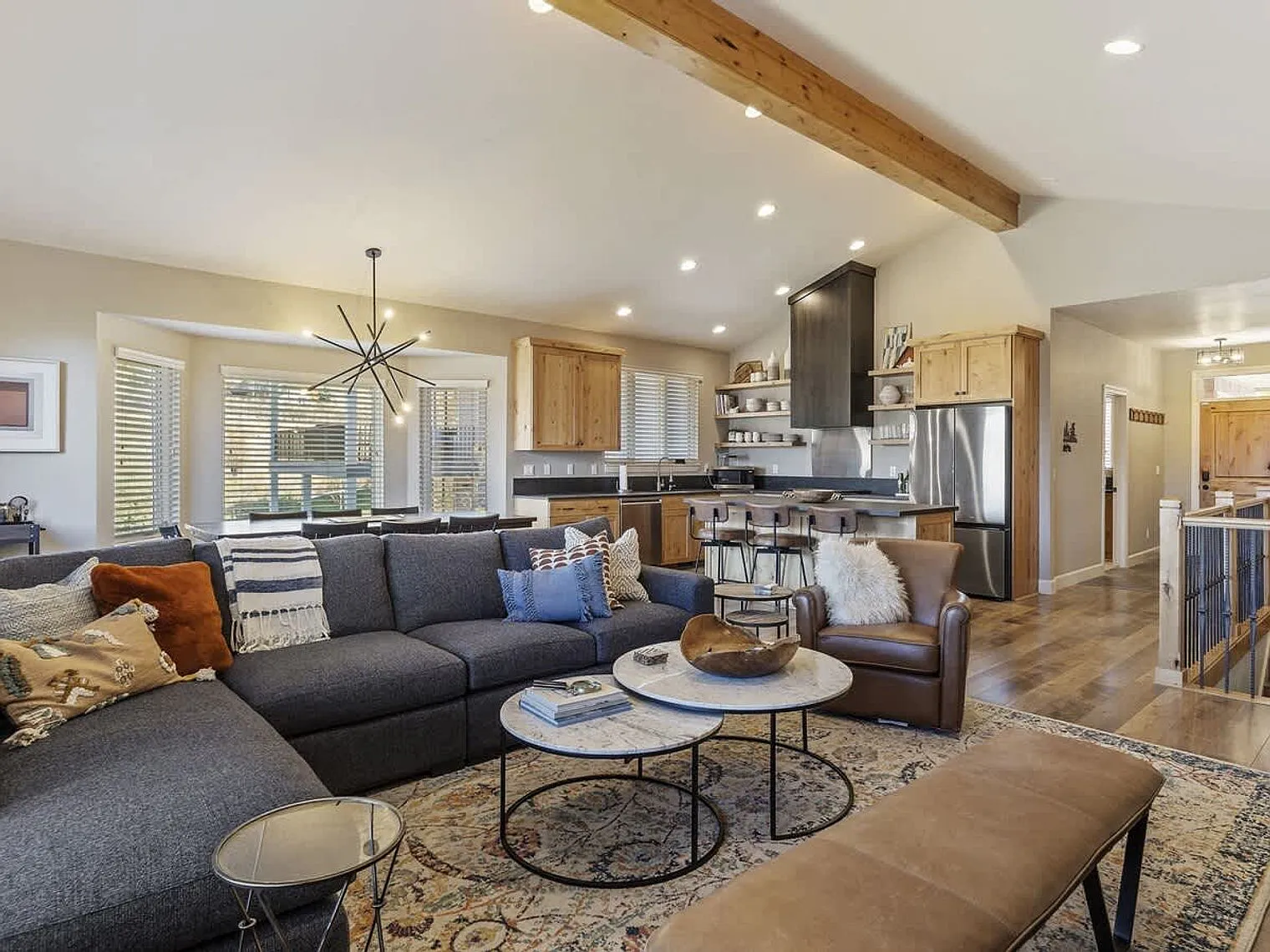 5 bed, 5.0 bath, 3993 sqft, $8,299 — Photo 1