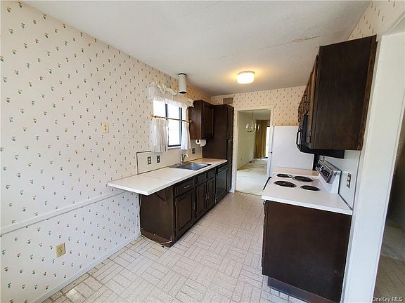 4th image of 30 Heritage Hills Dr #A