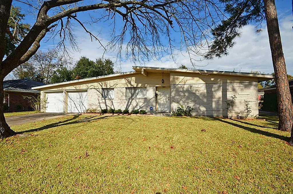 3 bed, 1682 sqft, $2,000 — Photo 1