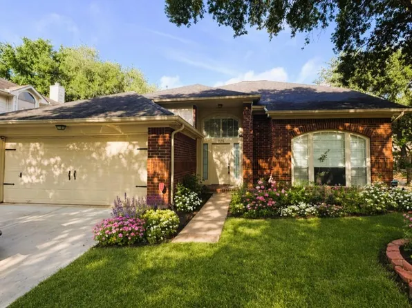 126 Selkirk Dr, Sugar Land, TX 77479