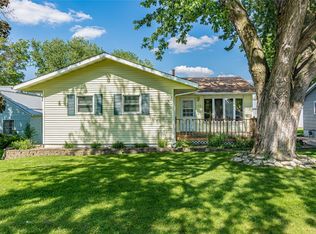 210 Water St, Center Point, IA 52213