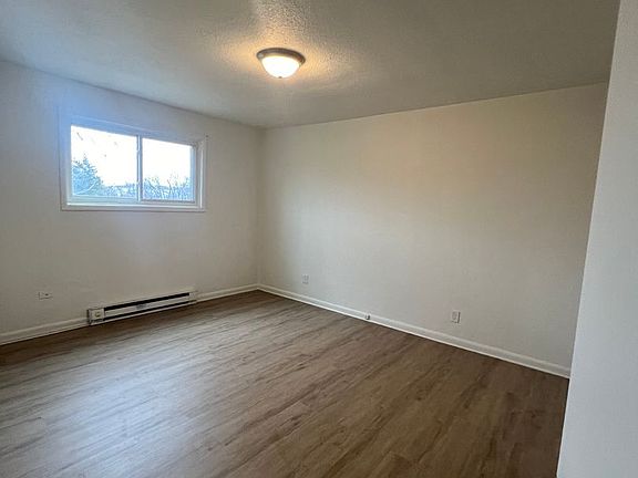 5th image of 1315 Rolleston St #1315B