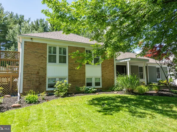 1275 Lexington Dr, Yardley, PA 19067