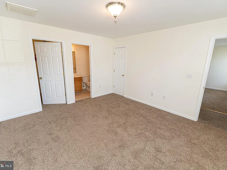 202 Carsons Ct — Photo 19