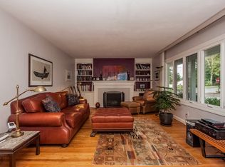 730 Plumtree Rd, Springfield, MA 01118