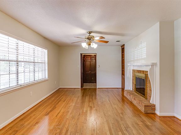 5th image of 850 E Johnson Ave
