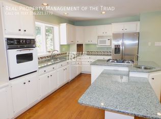 404 Arrowhead Dr, Greensboro, NC 27410