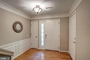 353 Barnfield Sq NE — Photo 2