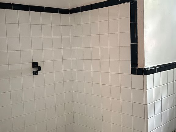 4th image of 894 Myrtle Ave #2