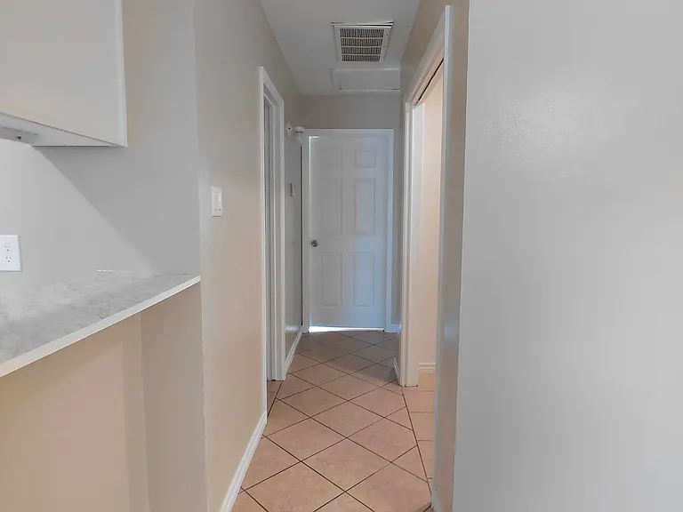 3900 Camelot St #B — Photo 3