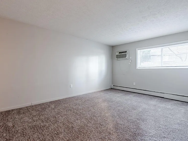 Lakeshore Drive Apartment Homes — Photo 16