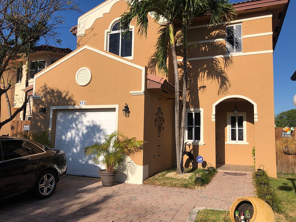 2nd image of 972 NE 41st Ave