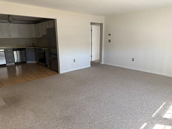 4th image of 5 Mar-Val Terrace #C3