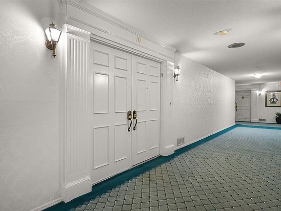 4th image of 15049 Claymoor Ct APT 10