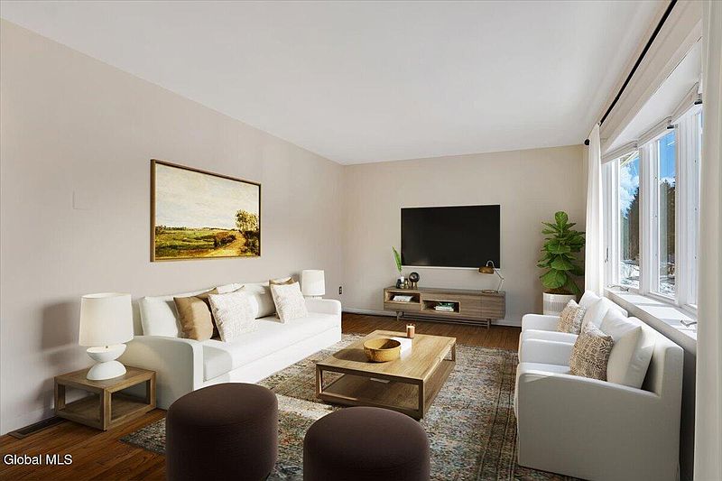 2nd image of 27 Lois Court