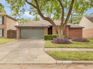 16334 Chimneystone Dr, Houston, TX 77095