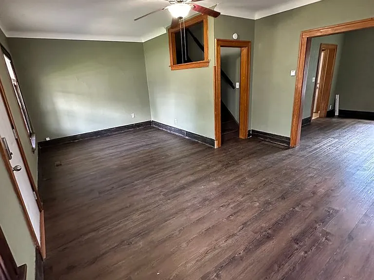 523 Nicholas St — Photo 10