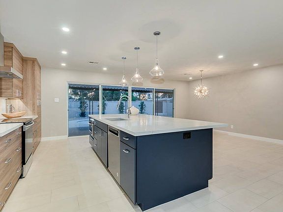 2nd image of 2868 E Cinnabar Ave