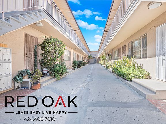 3rd image of 250 1/2 Loma Dr #18