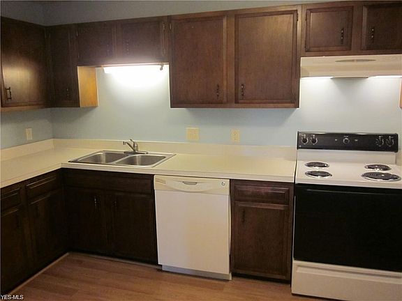 3rd image of 33803 Electric Blvd