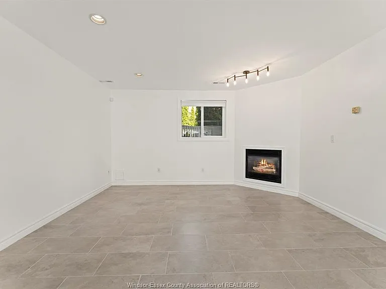 3316 Kenilworth Dr — Photo 24