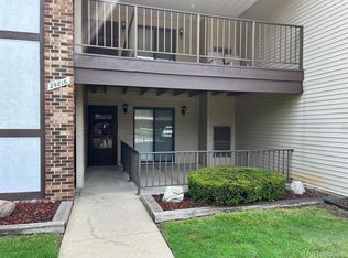 29816 Utica Rd, Roseville, MI 48066