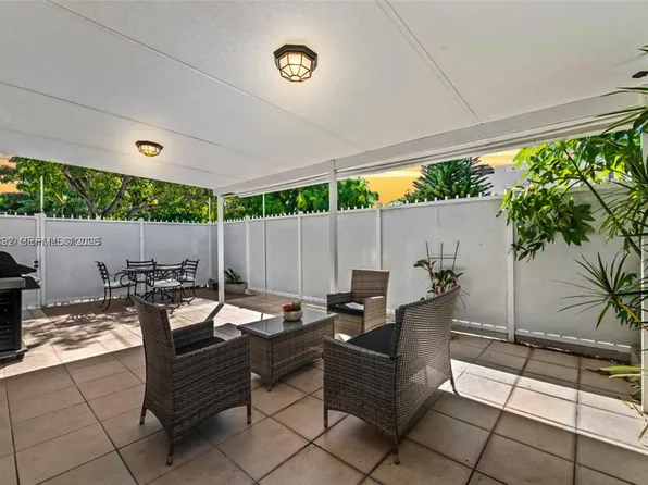 944 SW 10th Ave, Miami, FL 33130