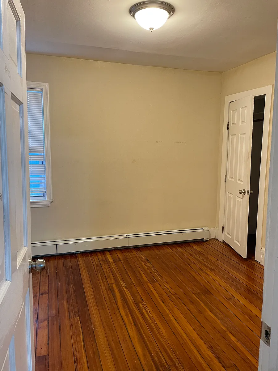Building Photo - 135 Pleasant St #1