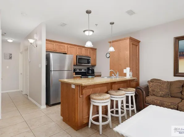 102 E Marlin St, South Padre Island, TX 78597