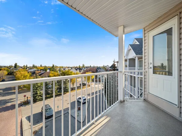 8 Prestwick Pond Ter SE #420, Calgary, AB T2Z 4P3