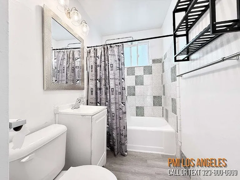 6914 1/2 S Main St — Photo 10