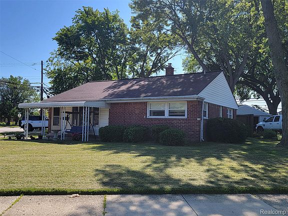 3rd image of 18511 Wendy Ct