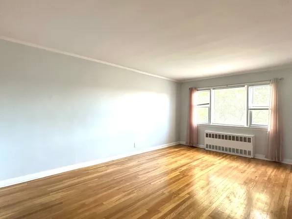 7220 Caldwell Ave, Flushing, NY 11378