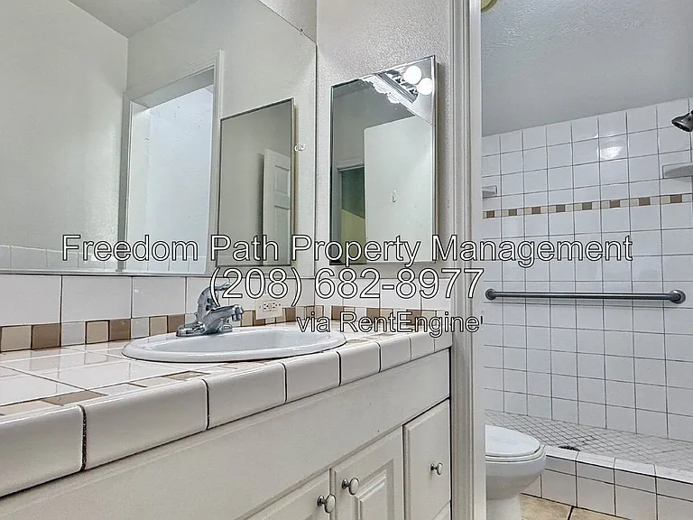 715 W Mikies Pl — Photo 11
