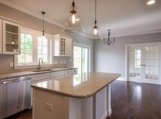 211 Center St, Groveland, MA 01834