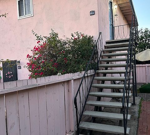 2nd image of 964 W Olive St #964