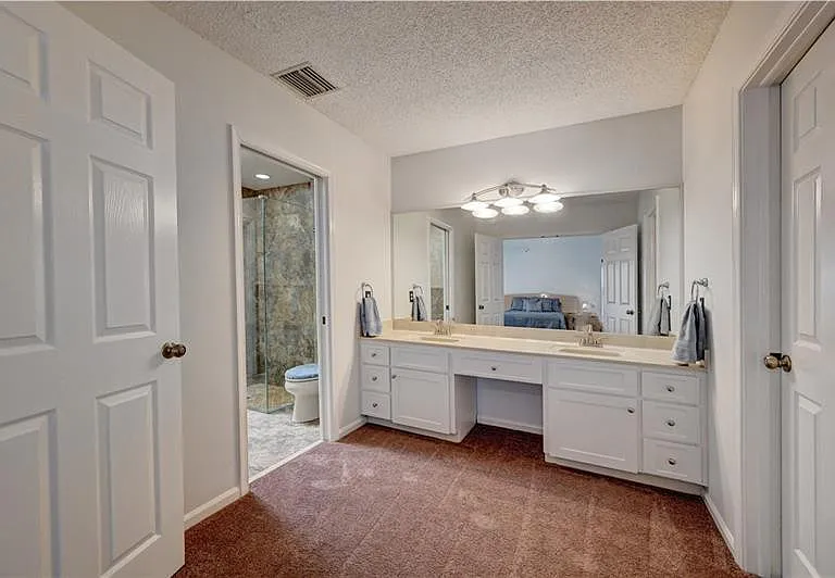 5088 NW 100th Ter — Photo 9