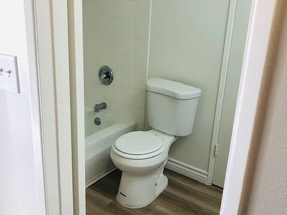 5th image of 1670 Cindy Ln #C