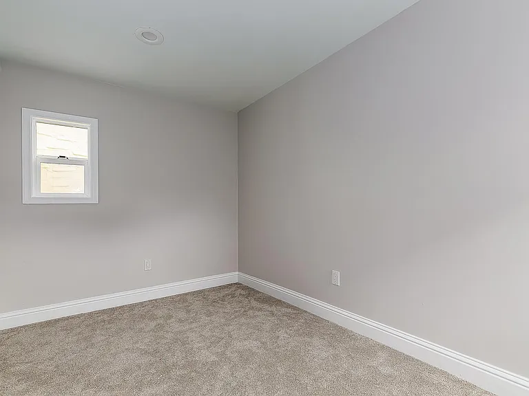 633 Kains Ave — Photo 12