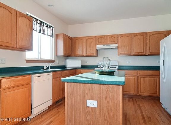 3rd image of 10505 Longfield Dr