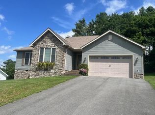 121 Ridge Point Cir, Daniels, WV 25832