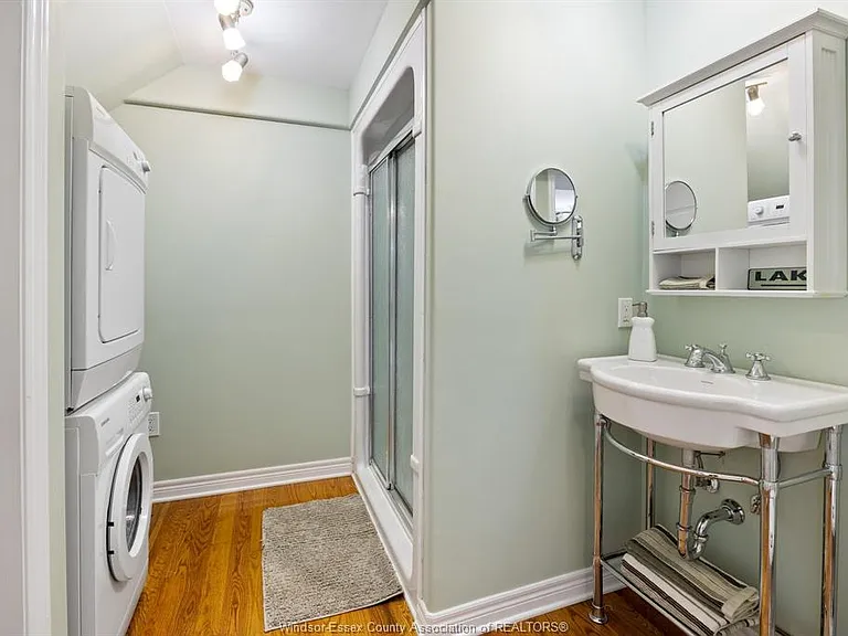 689 Ross Beach Rd — Photo 8