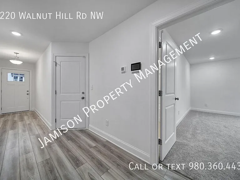 9220 Walnut Hill Rd NW — Photo 2
