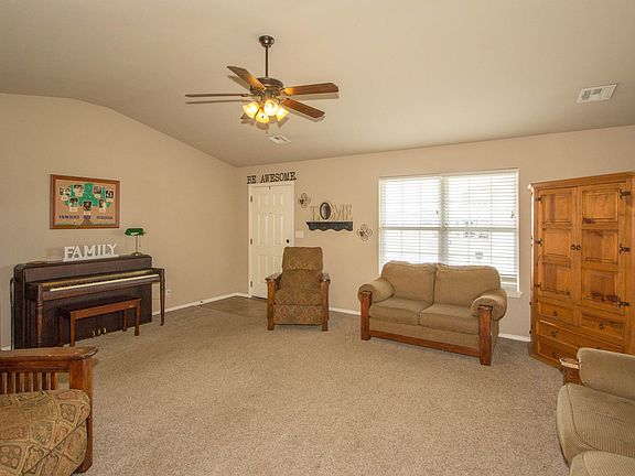 5th image of 8662 S 262nd St